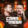 Cara na Mesa