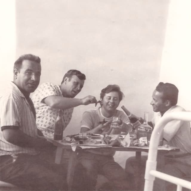 Album cover art for Боль и гордость