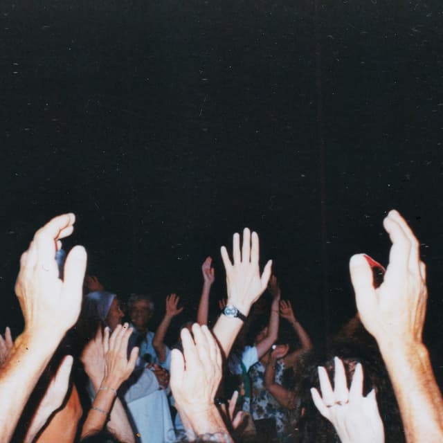 Album cover art for (cose in cui hai messo cuore), MANI DI UMANI / scegliere