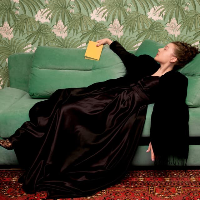 Album cover art for В декадансе