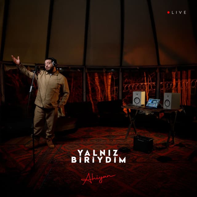Album cover art for Yalnız Biriydim (Live)
