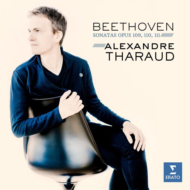 Album cover art for Beethoven: Piano Sonatas Nos 30-32