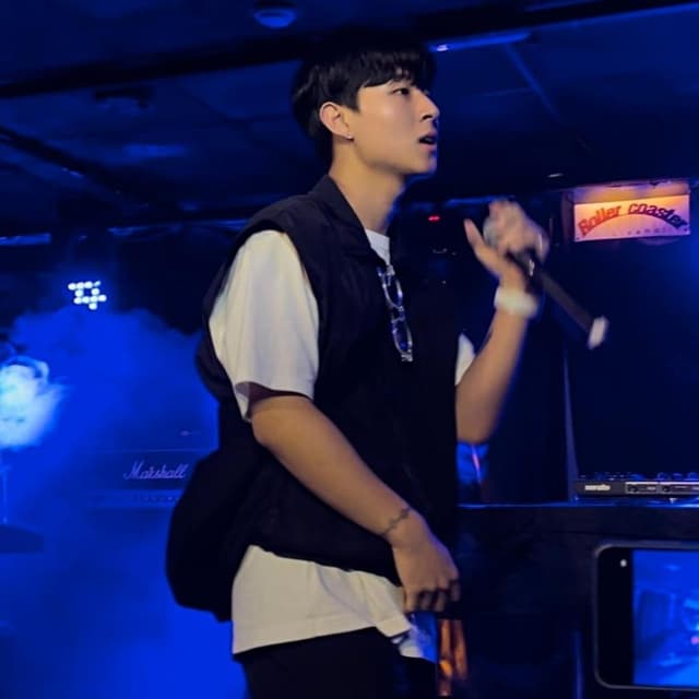 Album cover art for 연예인