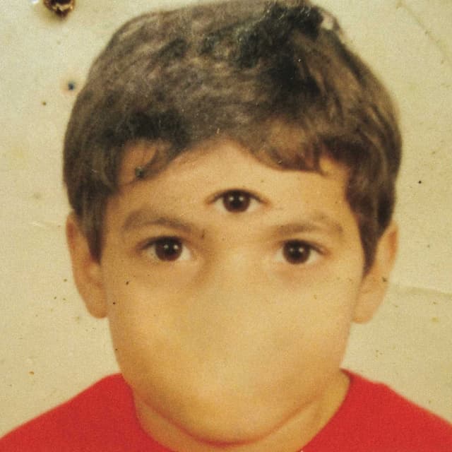 Album cover art for Estranho Sutil