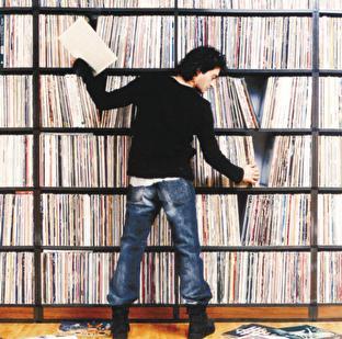 Album cover art for Mia Gynaika Borei