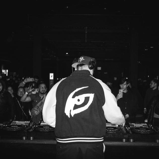 Album cover art for SAFE WITH ME (SECRETOS)