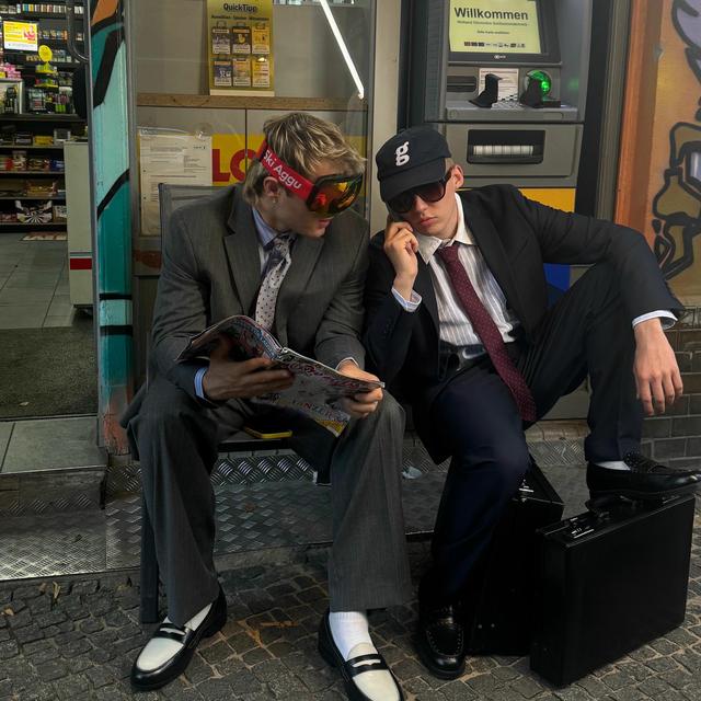 Album cover art for wir haben zwei geile songs gemacht