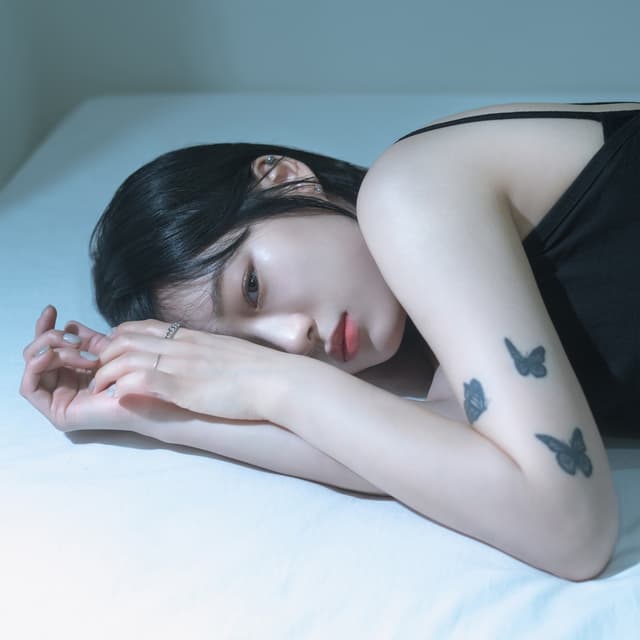 Album cover art for 침묵
