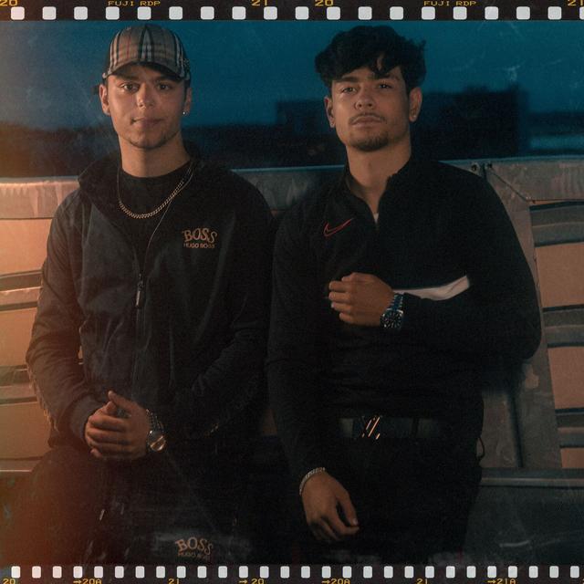 Album cover art for Huulet