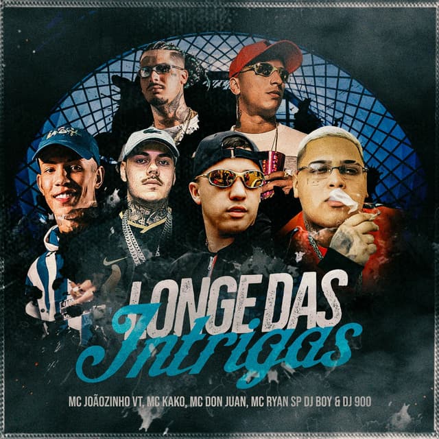 Album cover art for Longe das Intrigas