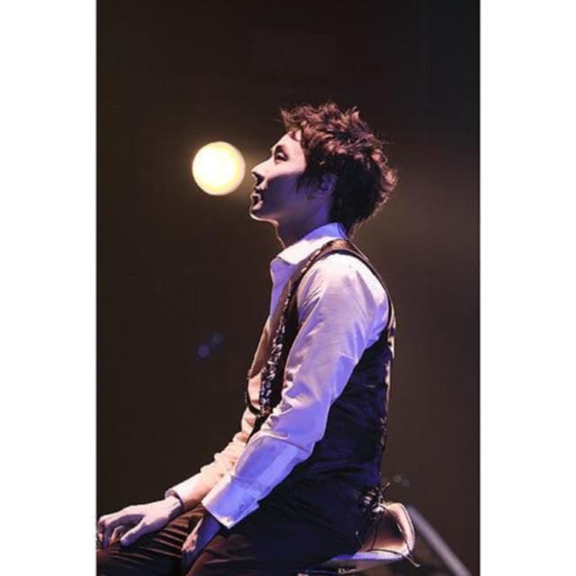 Album cover art for 사랑 하나 (네게 배운 말...)