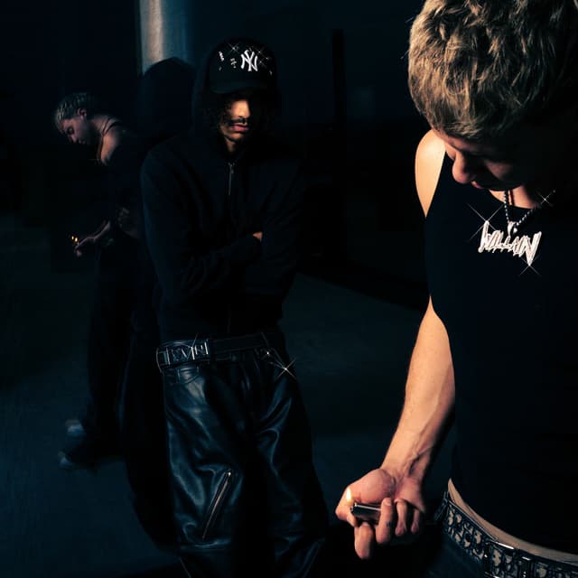 Album cover art for Mitä vaan / Syytä tätä iltaa