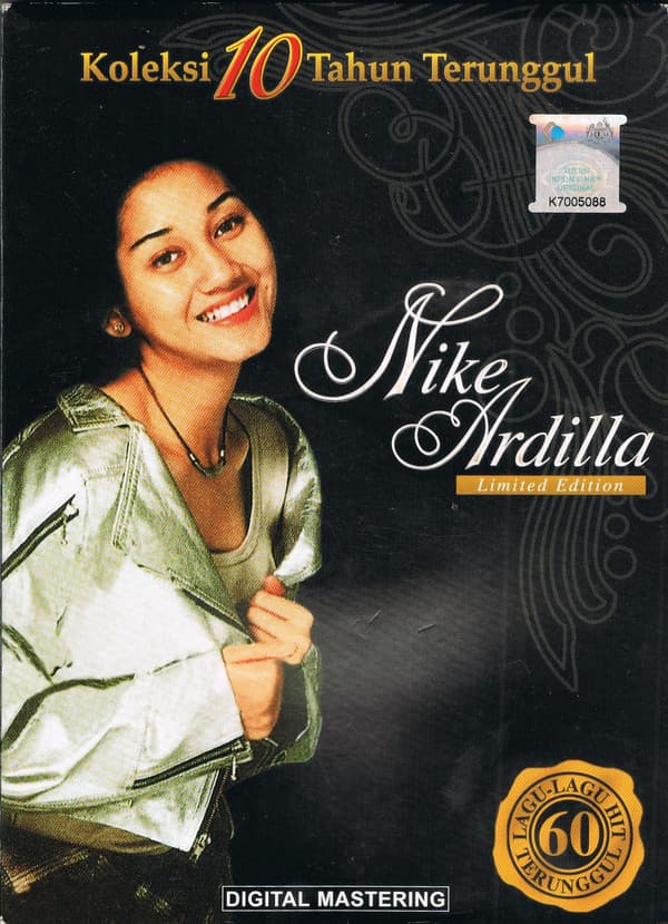 Album cover art for Koleksi 10 Tahun Terunggul