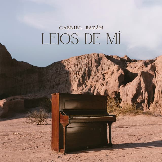 Album cover art for Lejos de mí