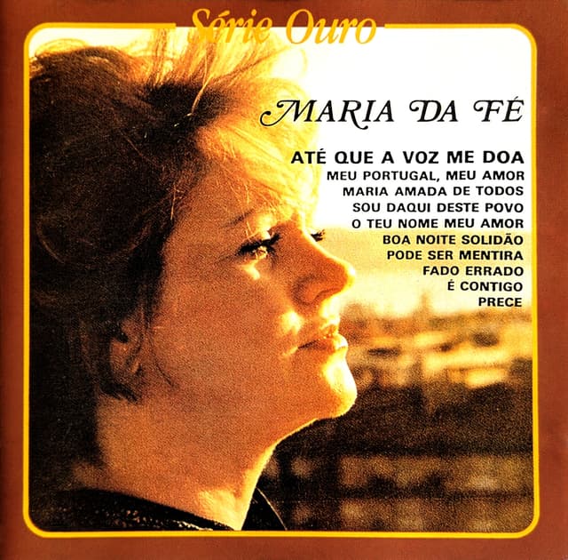 Album cover art for Até que a voz me doa
