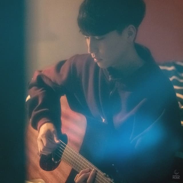 Album cover art for 괜찮은 것 같기도 해