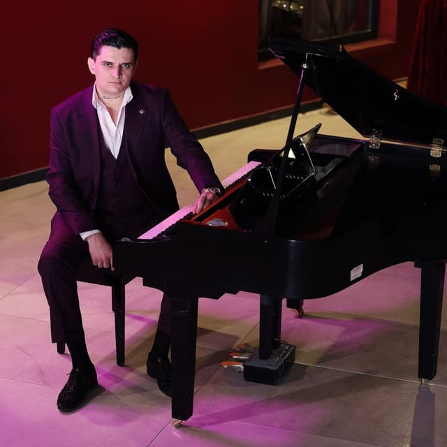 Album cover art for Cüzdanımda Resmin