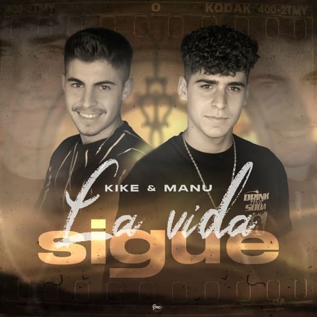 Album cover art for La Vida Sigue