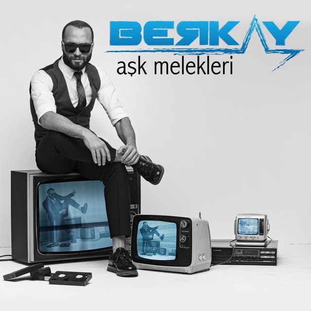 Album cover art for Aşk Melekleri