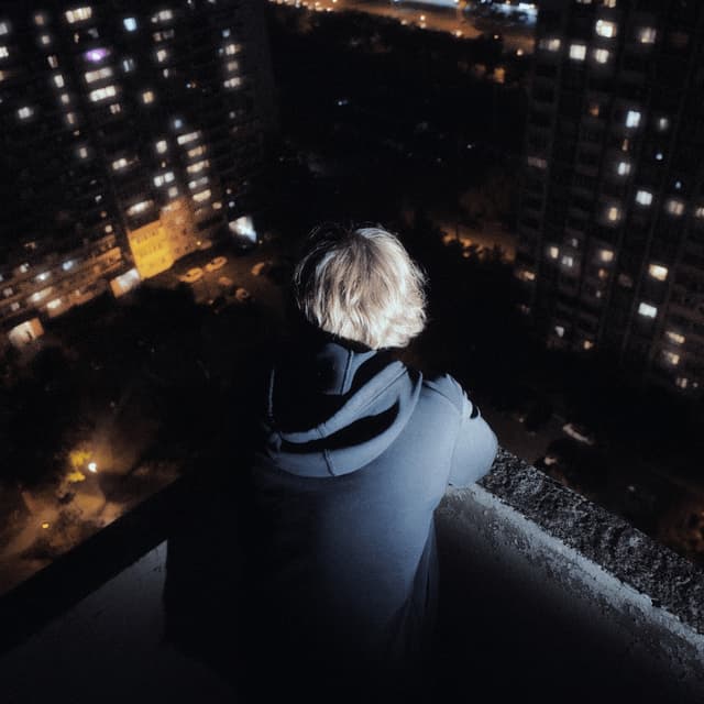 Album cover art for Знаю