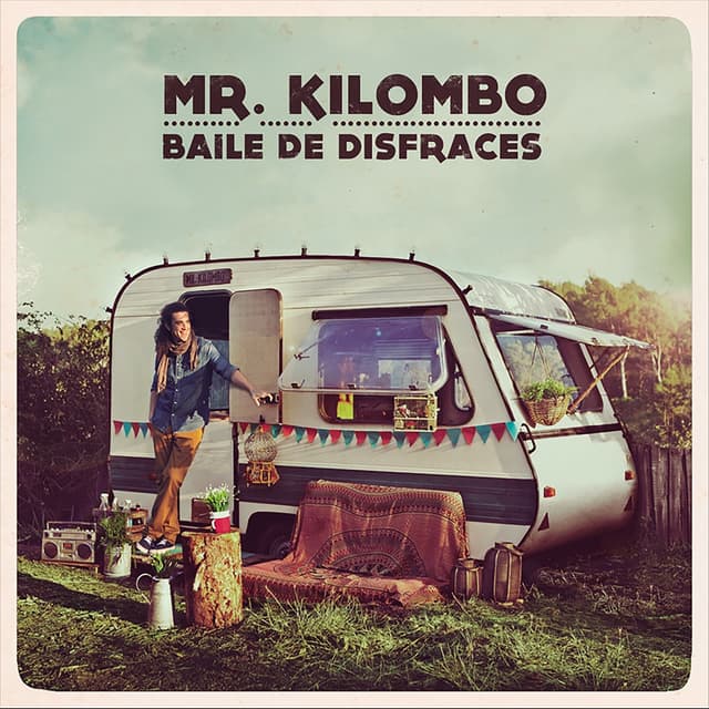 Album cover art for Baile de disfraces
