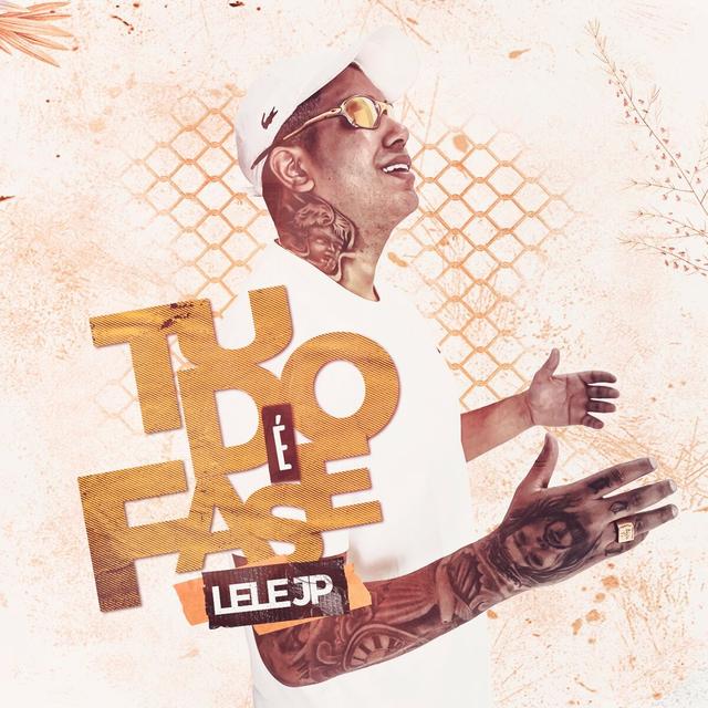 Album cover art for Tudo É Fase