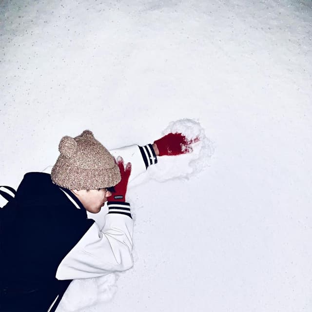 Album cover art for 하얀