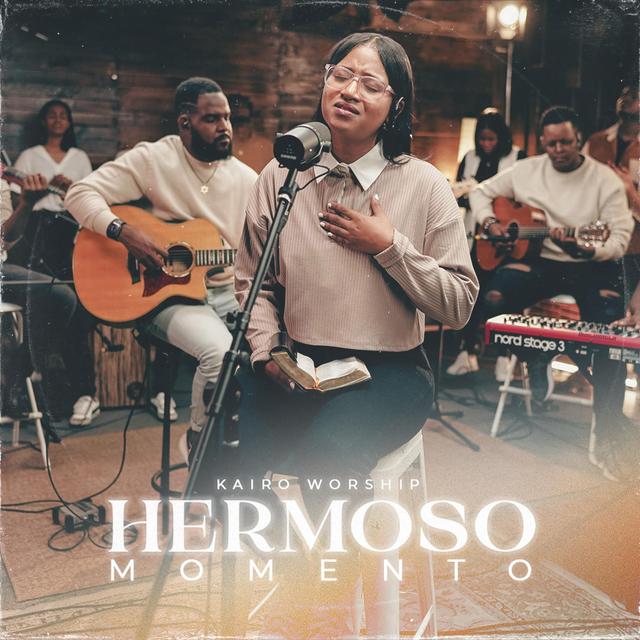 Album cover art for Hermoso Momento