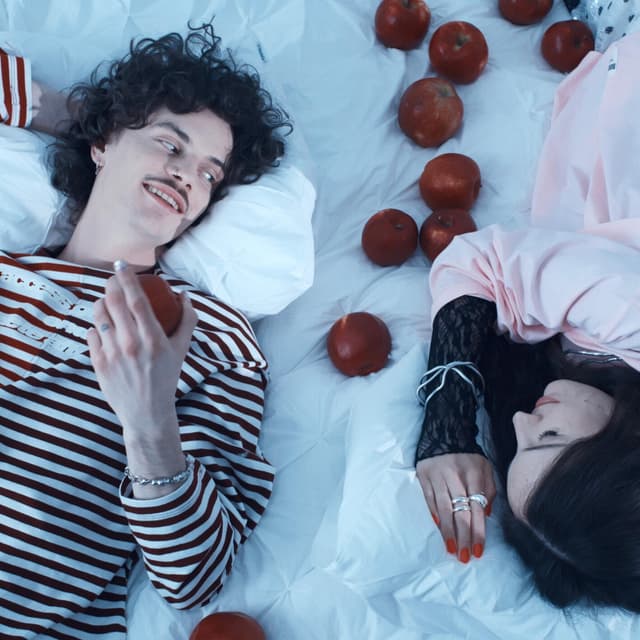 Album cover art for PAMIĘTAJ