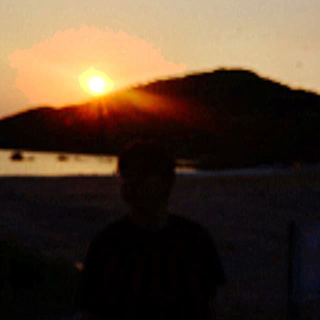 Album cover art for 예쁘면 다야