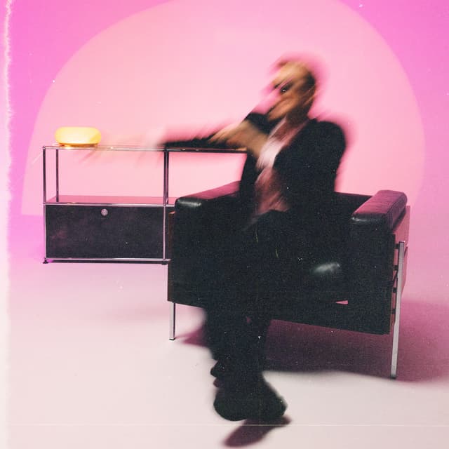 Album cover art for Jordbær (midt i mai)