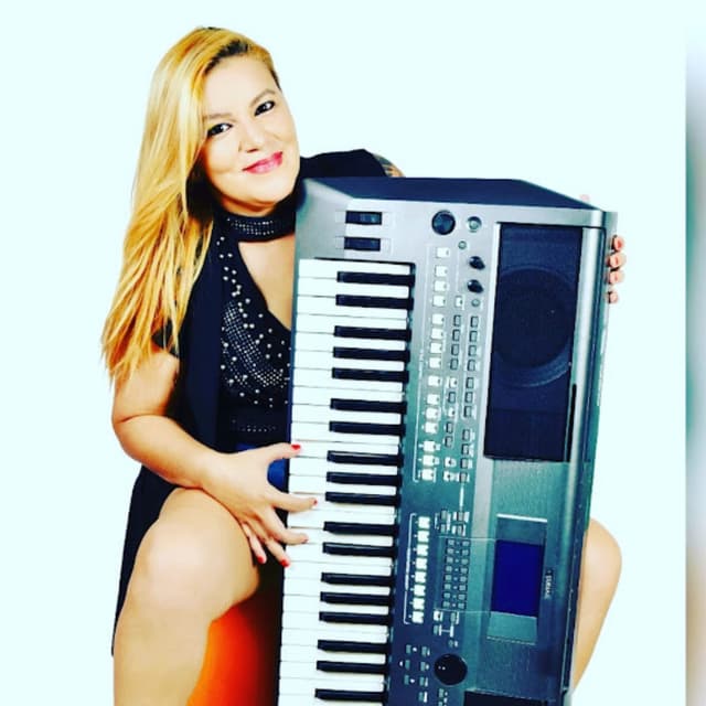 Album cover art for Laercia Dantas