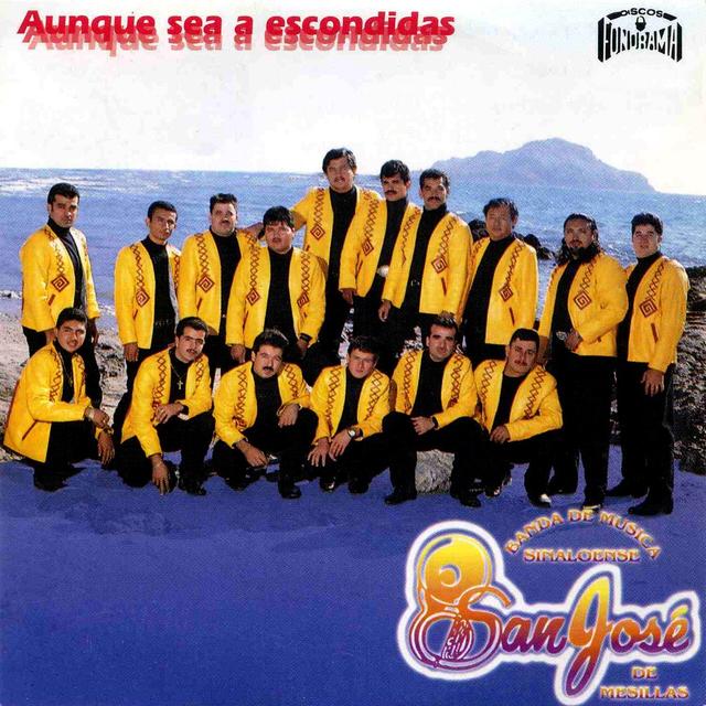 Album cover art for Aunque Sea a Escondidas