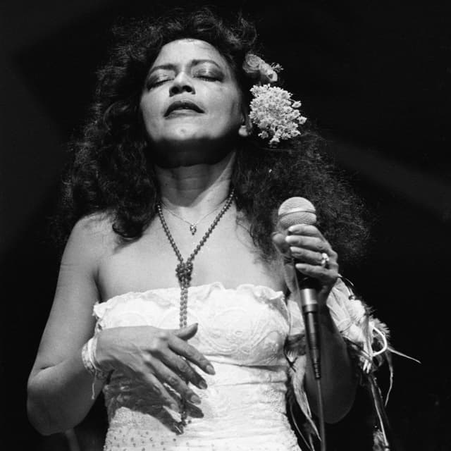 Album cover art for Eu Sou Nazaré Pereira