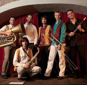 Album cover art for Zemlja Bubarumija
