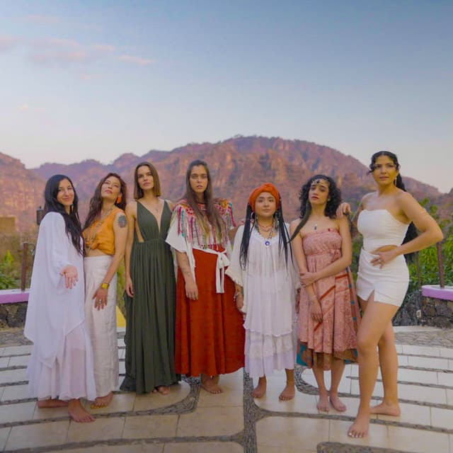 Album cover art for Despierten Mujeres (Versión Folklore)