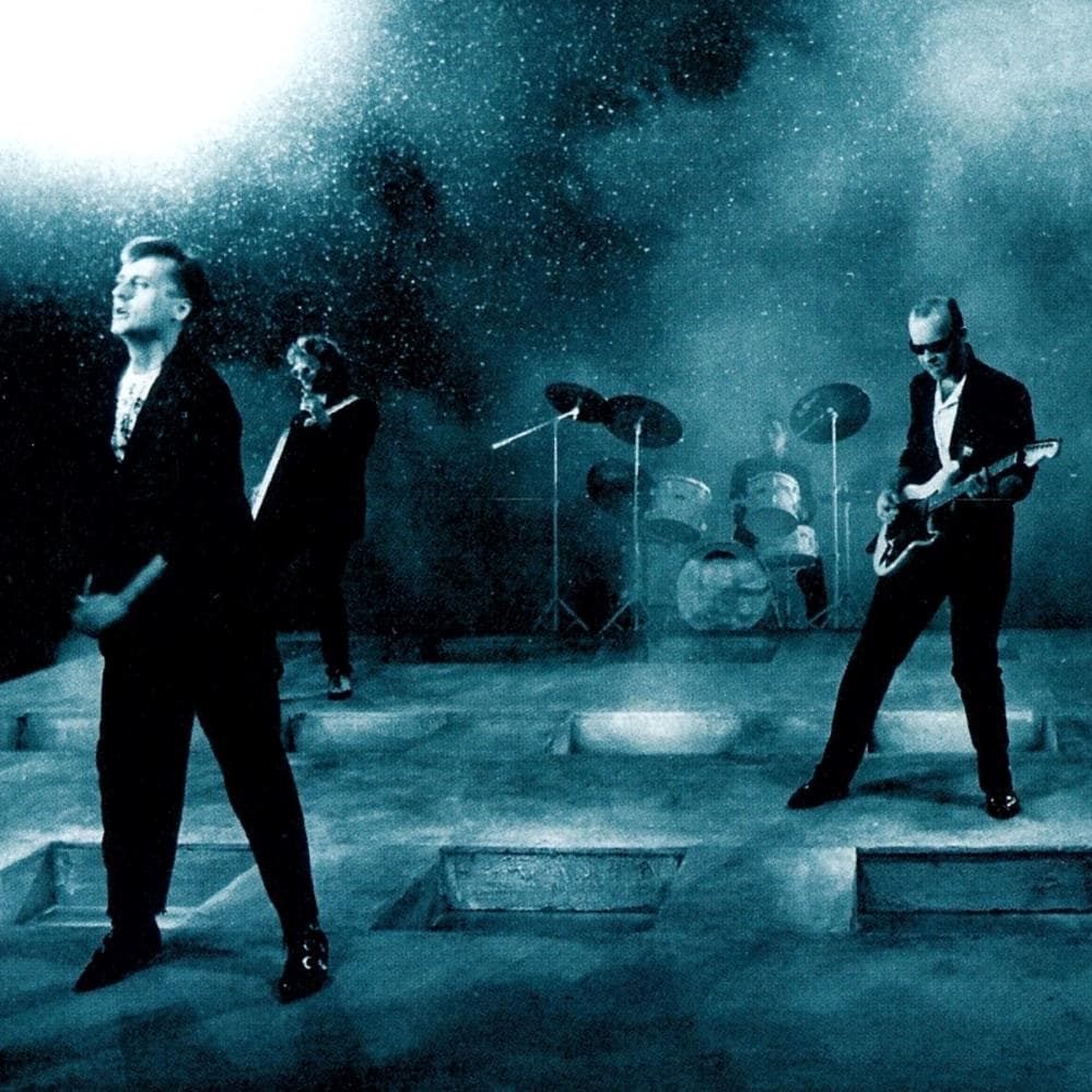 Dynamic cover art
