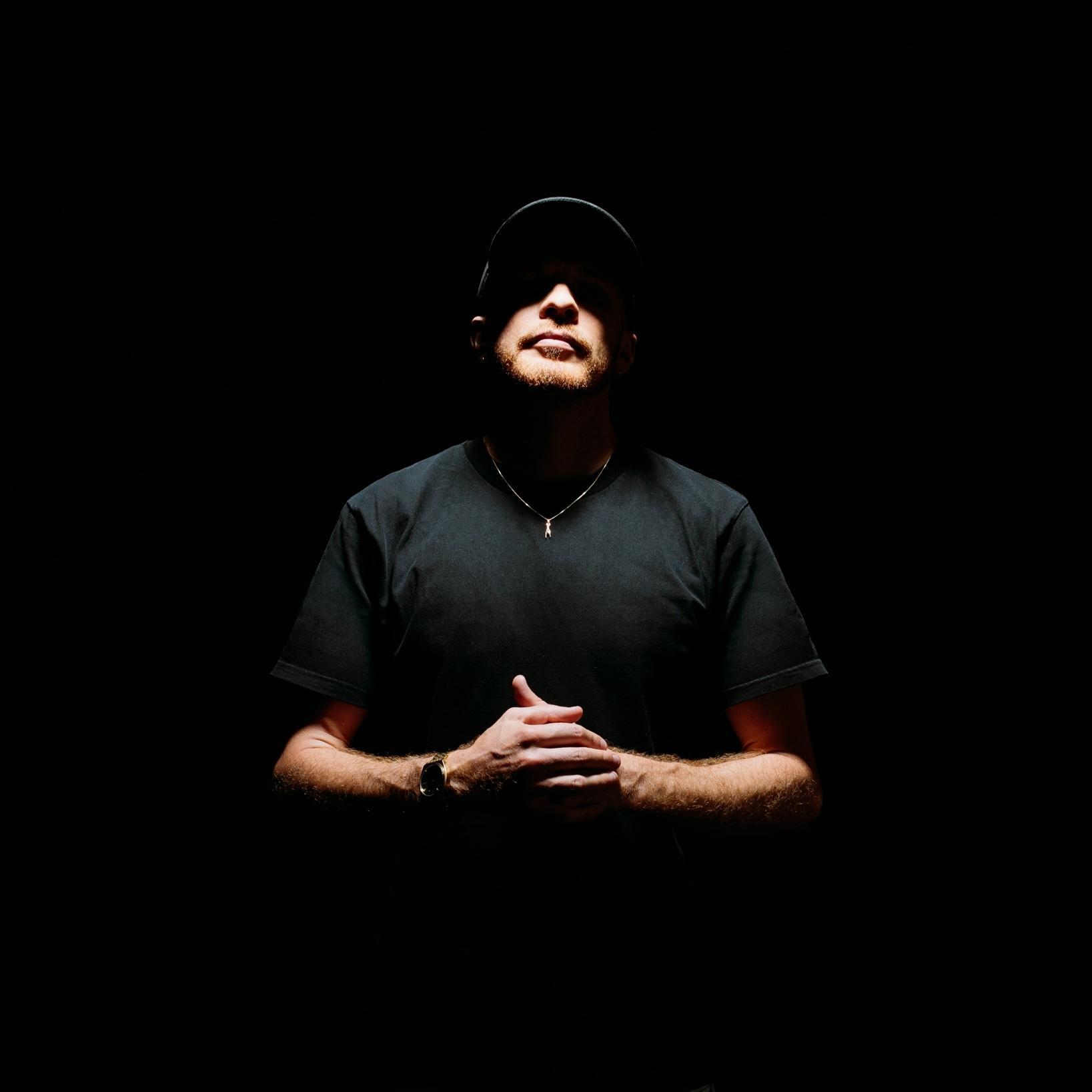 Dynamic cover art