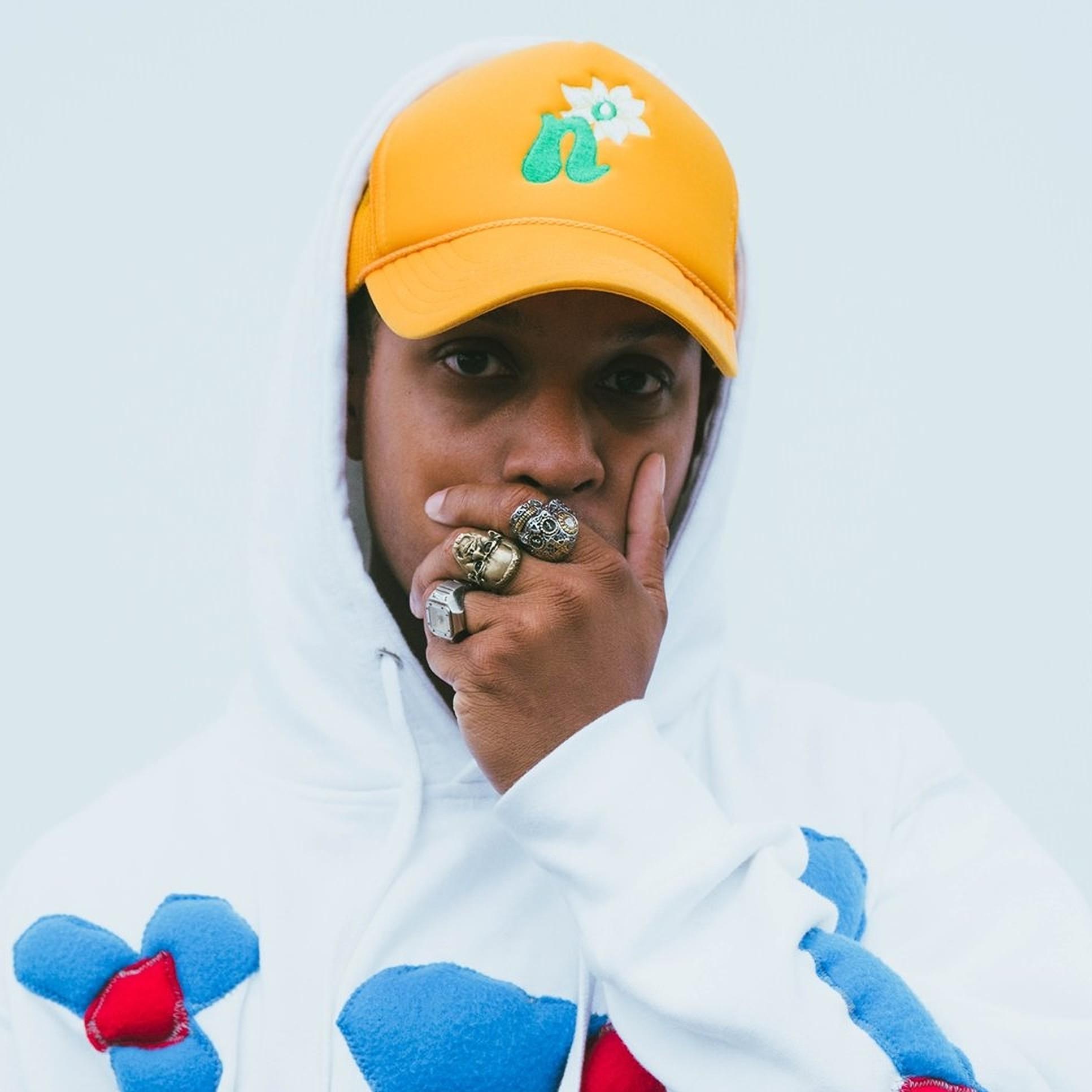 Dynamic cover art