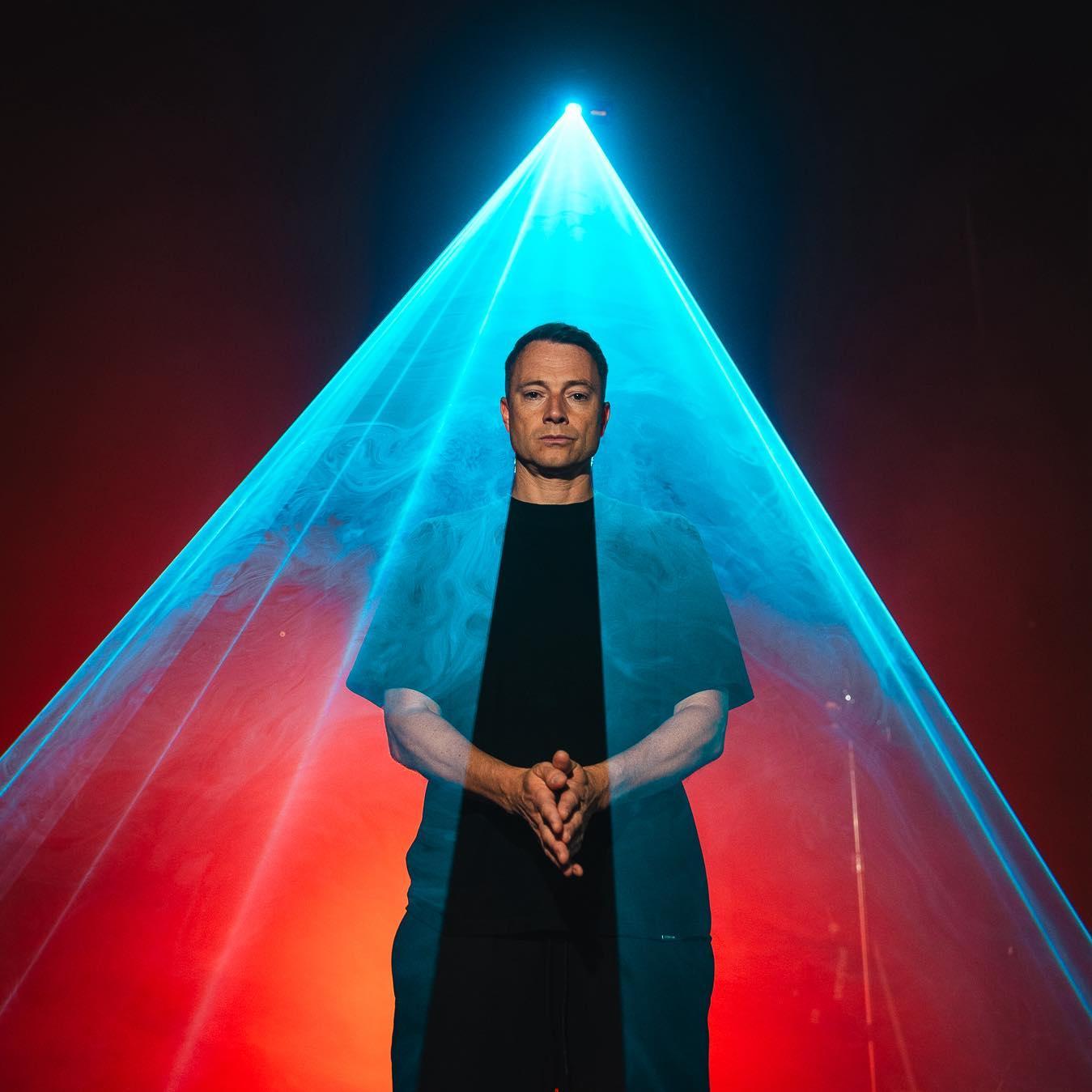 Dynamic cover art