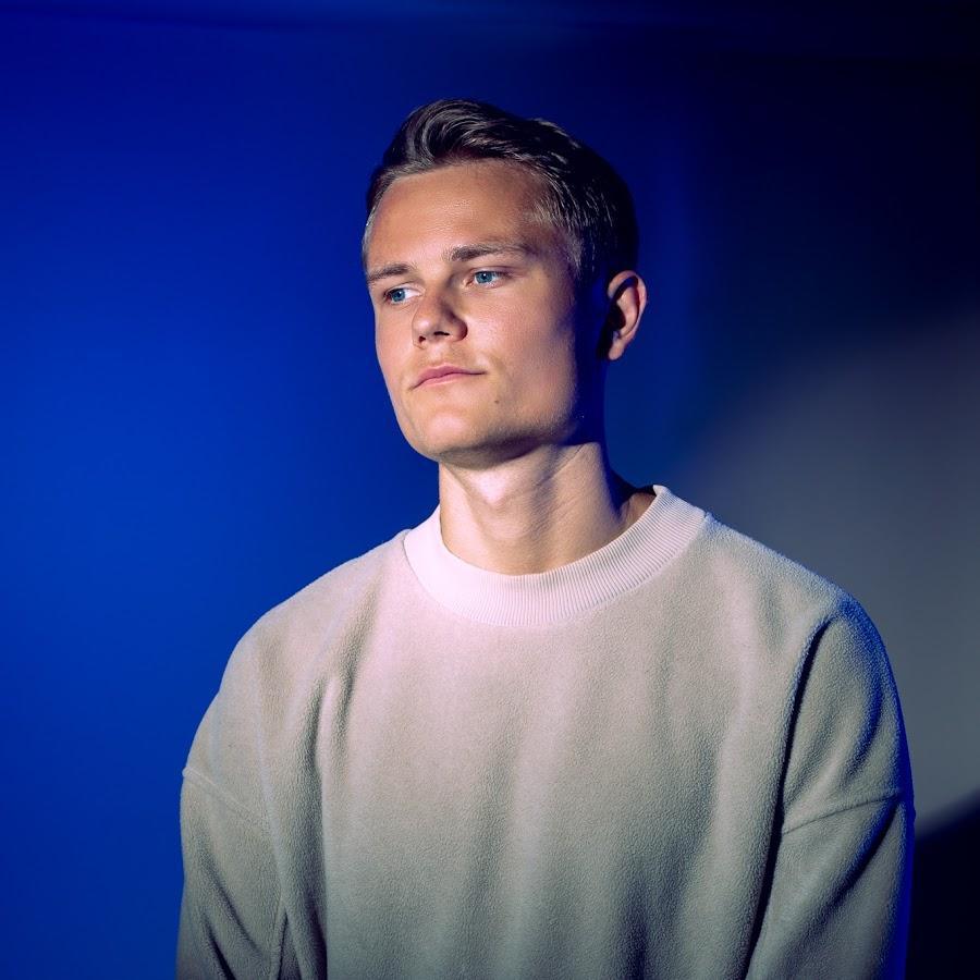 Artist chip image