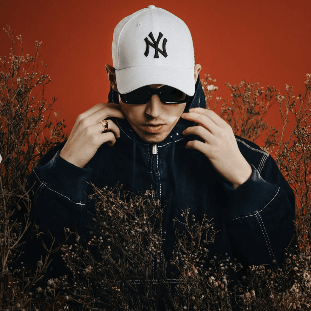 Dynamic cover art