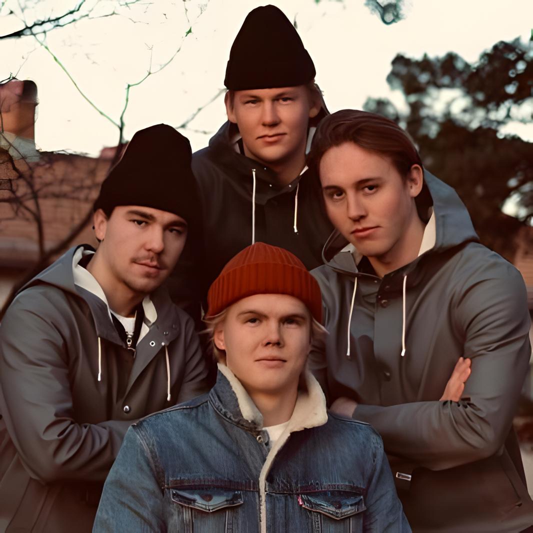 Dynamic cover art