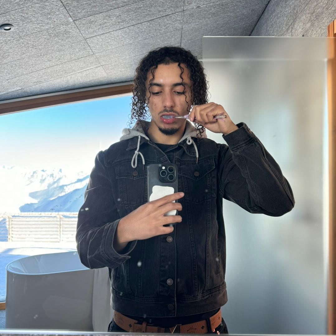 Dynamic cover art