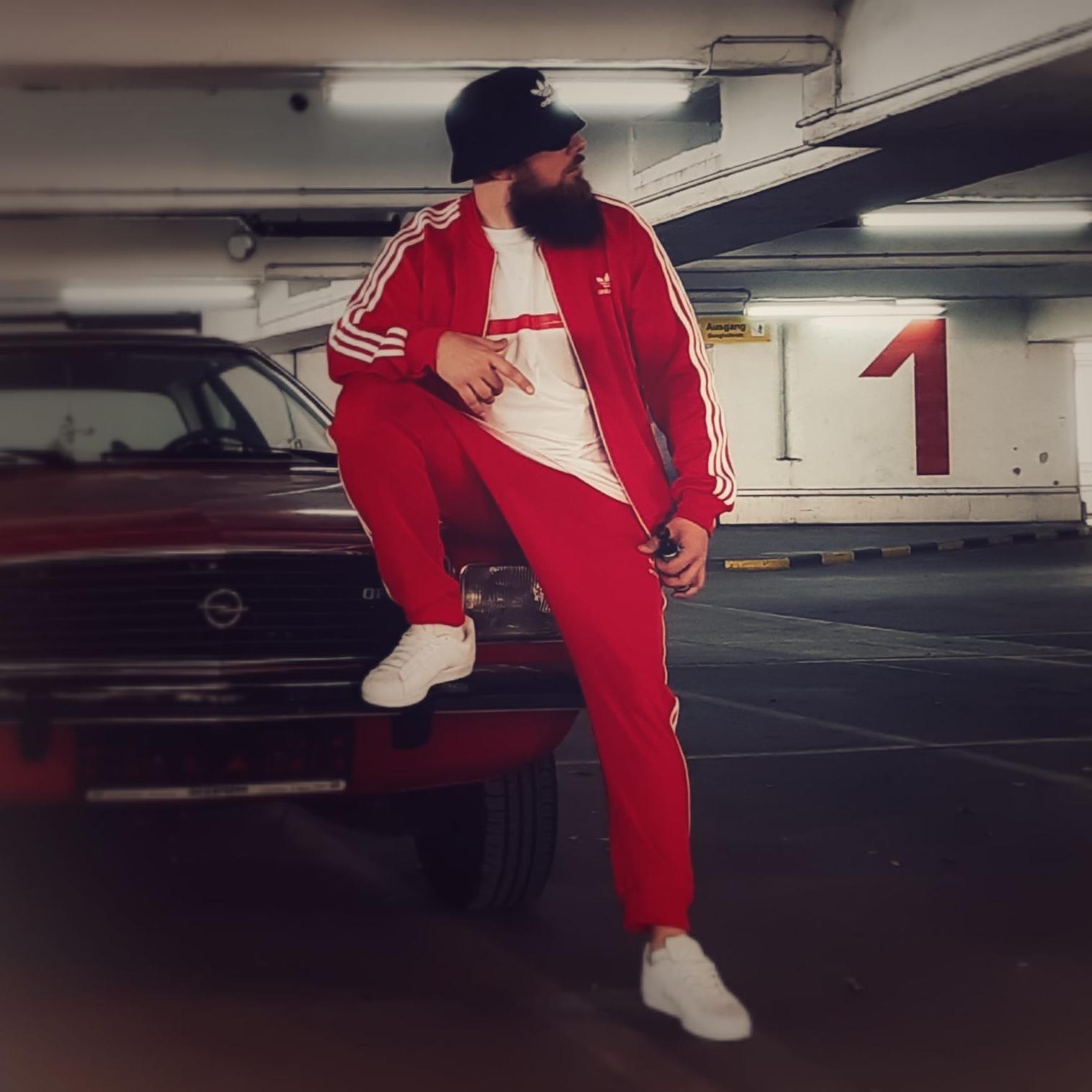 Dynamic cover art