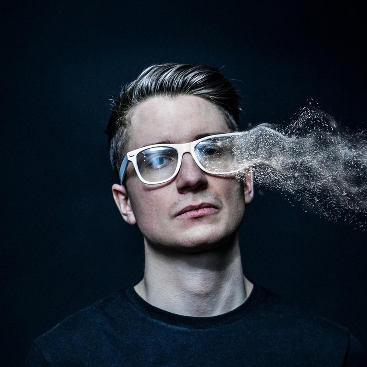 Dynamic cover art