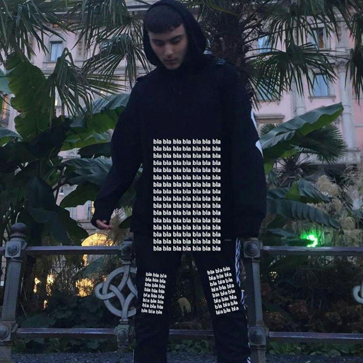 Dynamic cover art