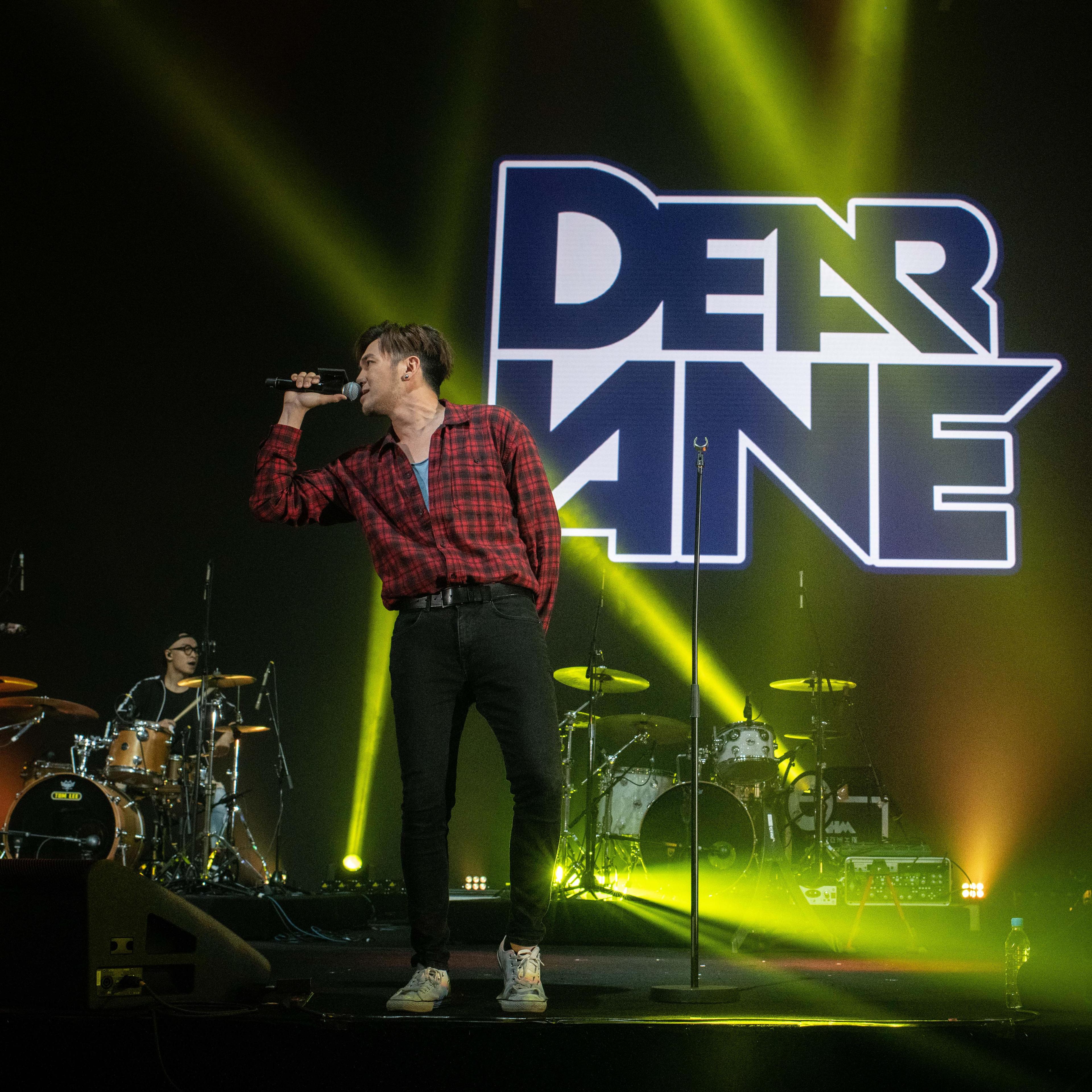 Dynamic cover art
