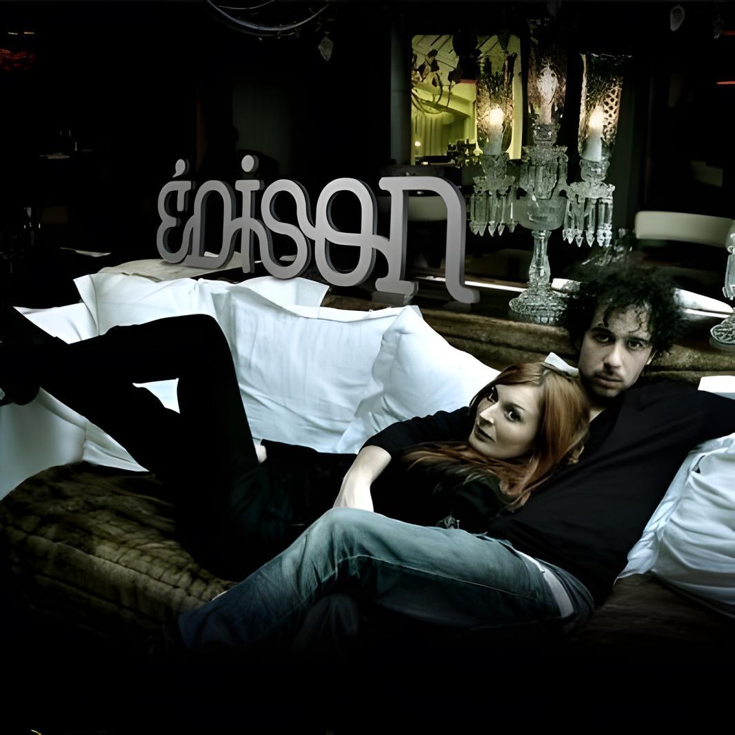 Dynamic cover art