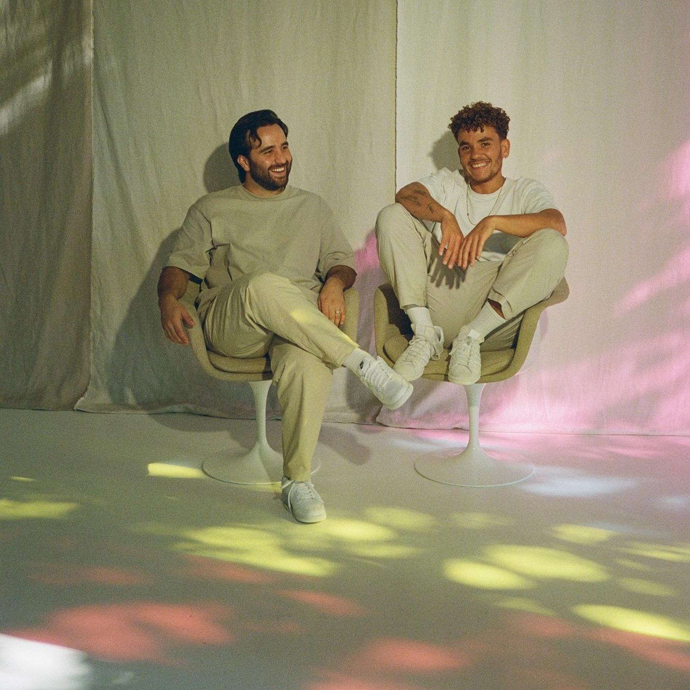 Dynamic cover art